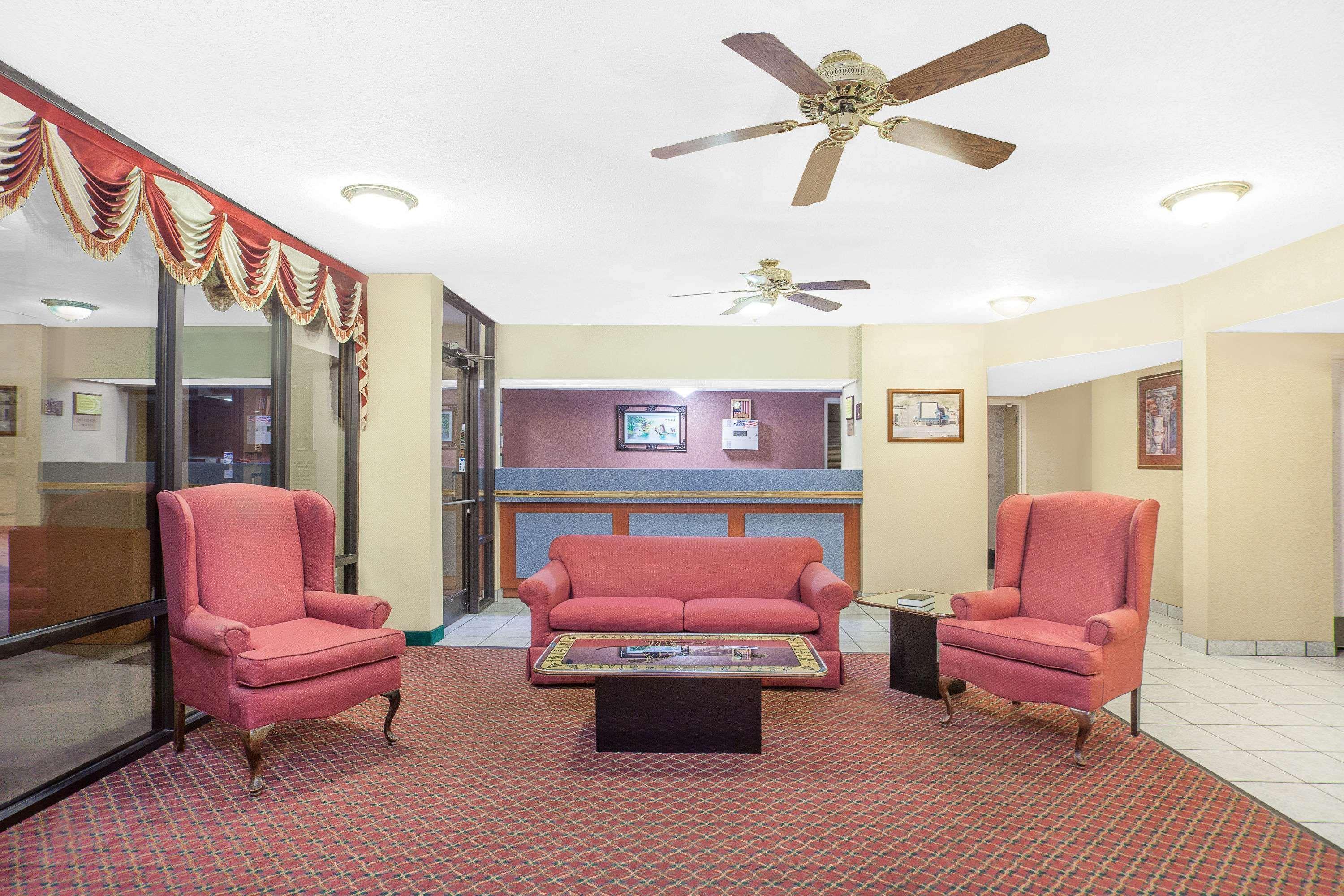 Super 8 By Wyndham Bulls Gap Greeneville Area Exterior photo