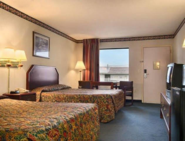 Super 8 By Wyndham Bulls Gap Greeneville Area Exterior photo